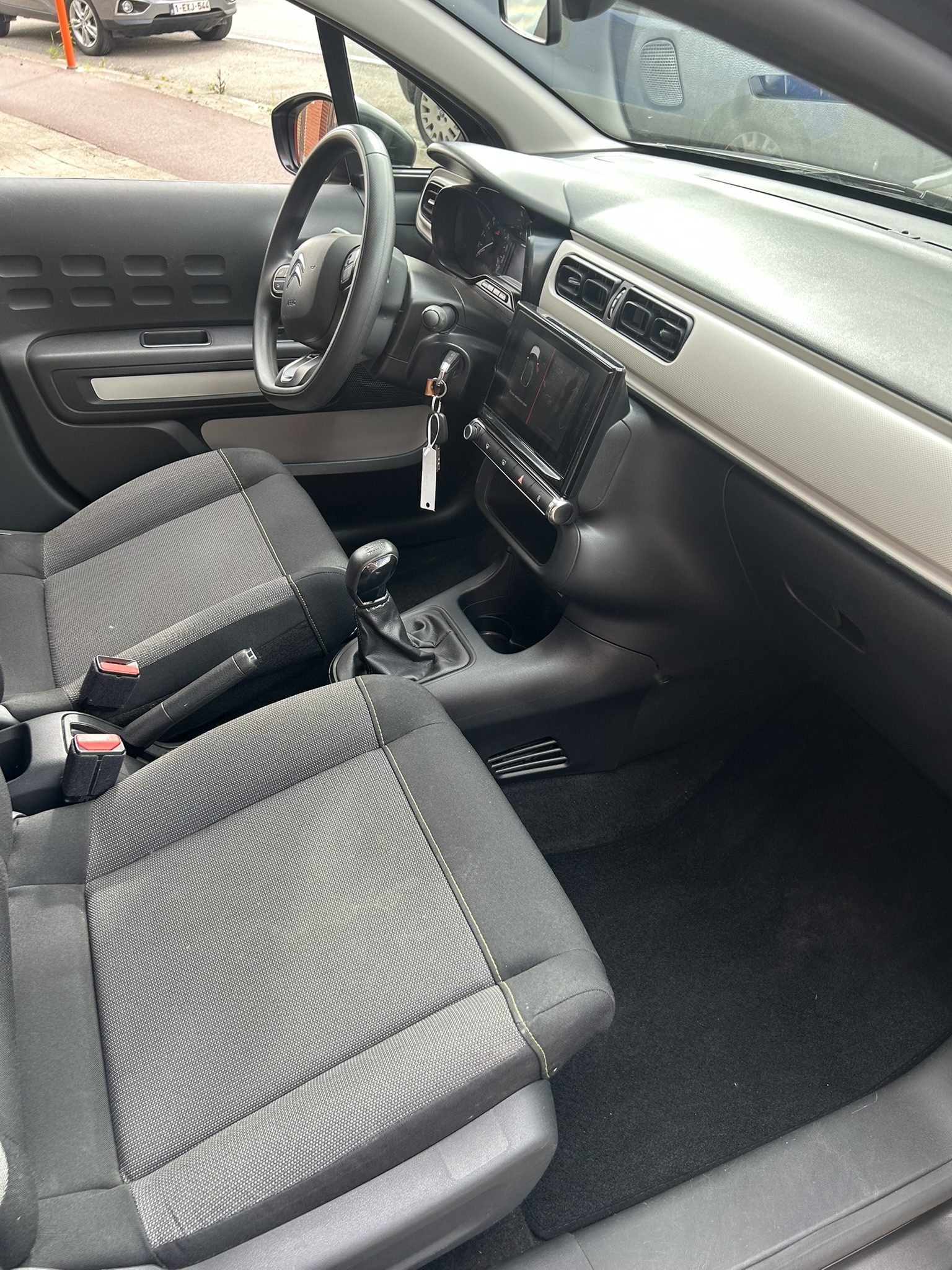 
								C3 2020 1.2 Benzine full									