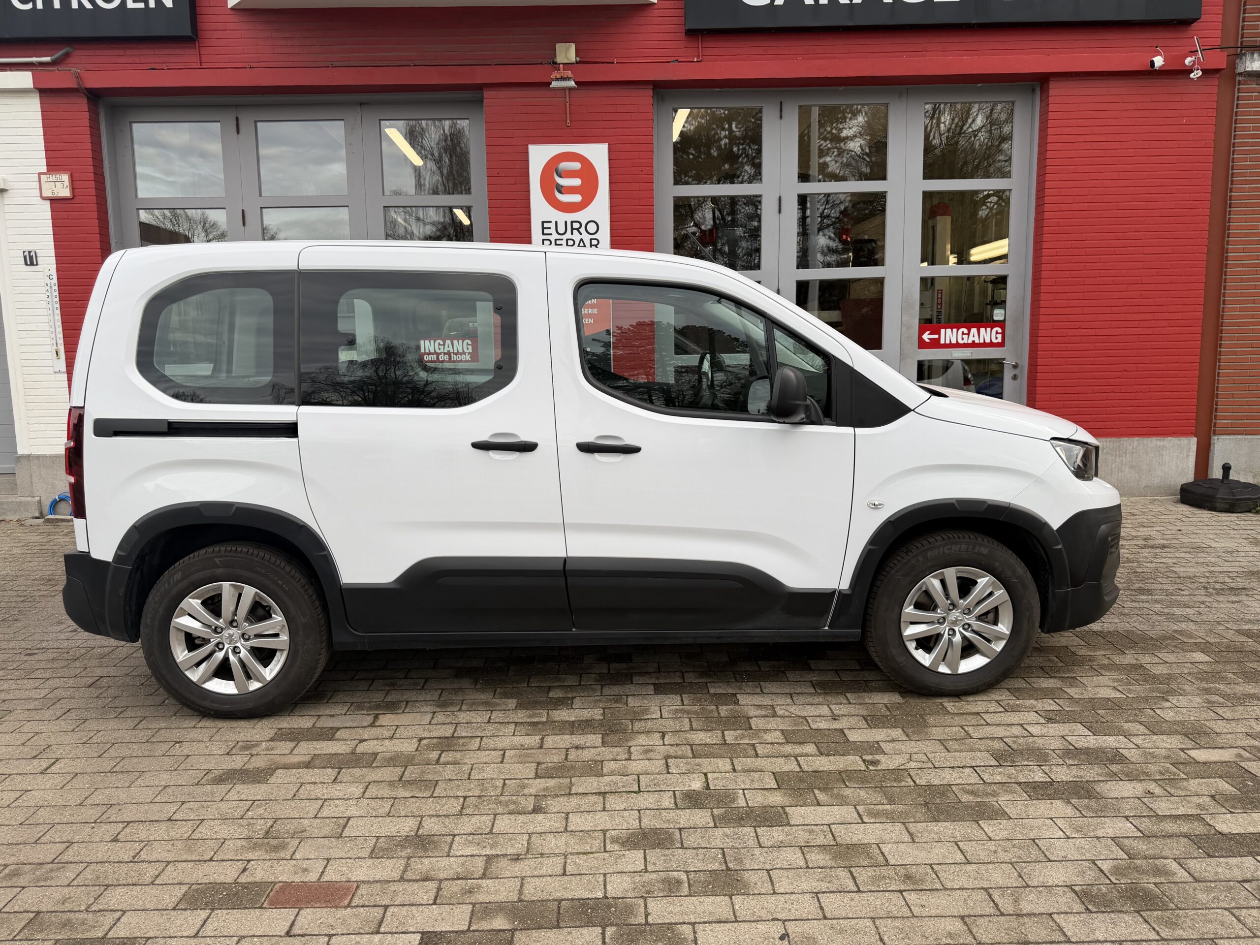 
								Peugeot Rifter 2022 full									