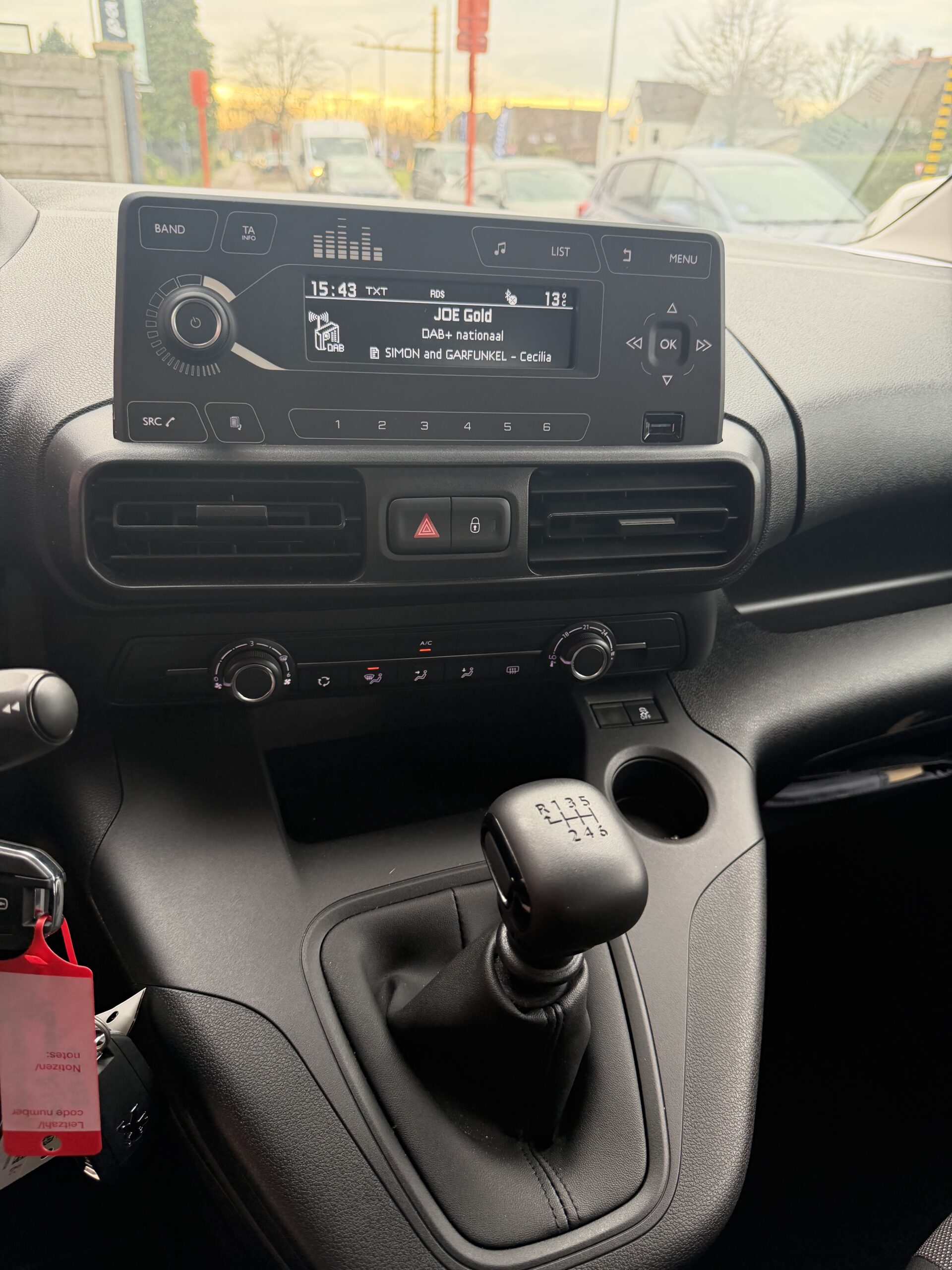 
								Peugeot Rifter 2022 full									