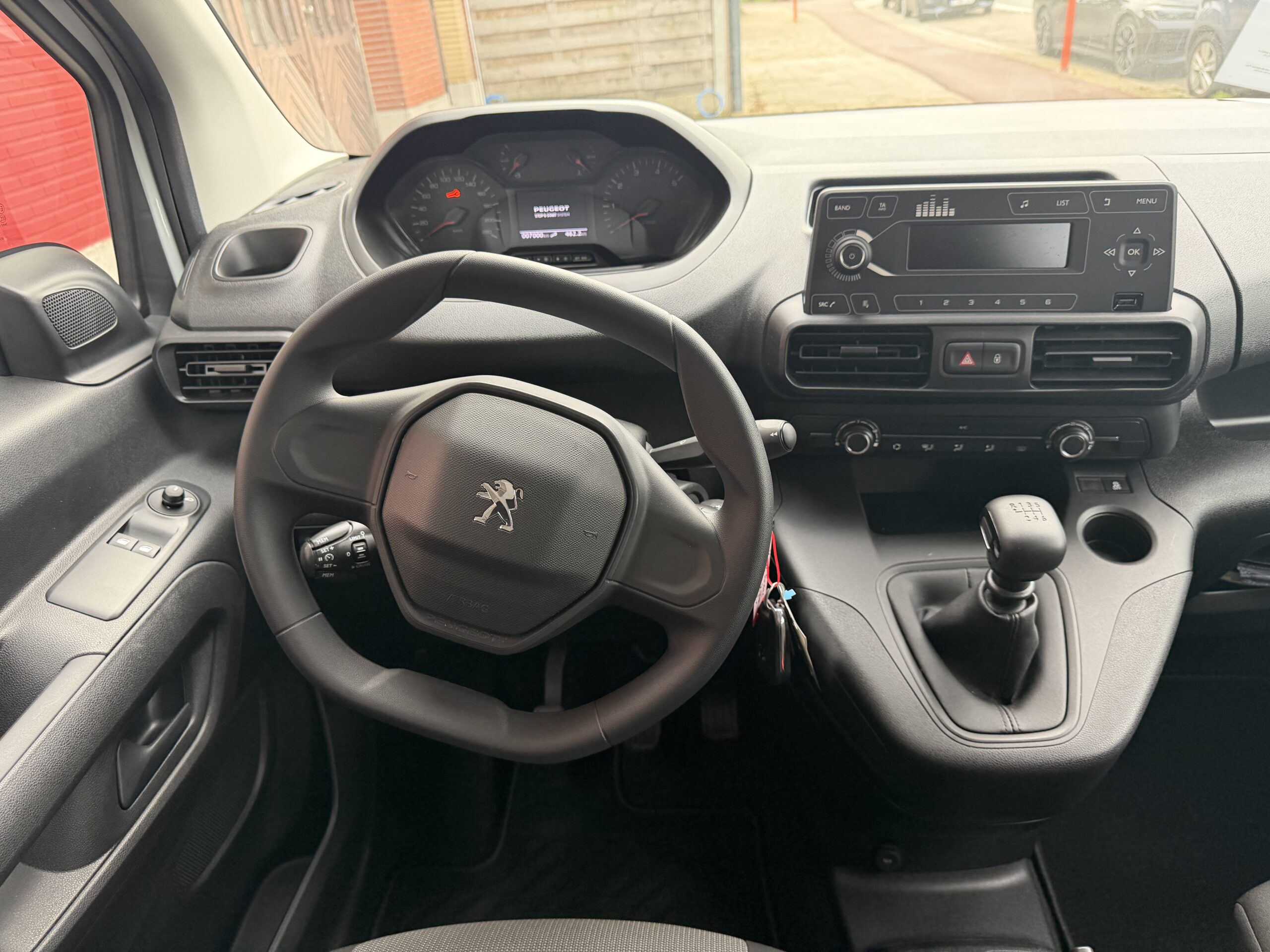 
								Peugeot Rifter 2022 full									