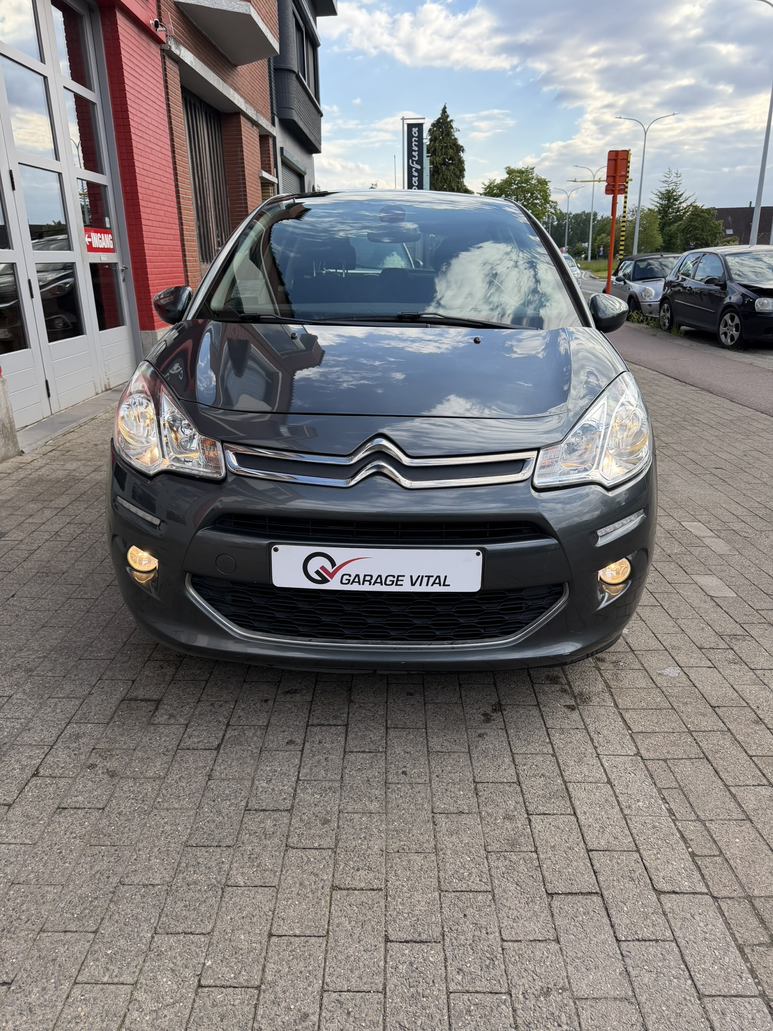 
								Citroën C3 Exlusive full									