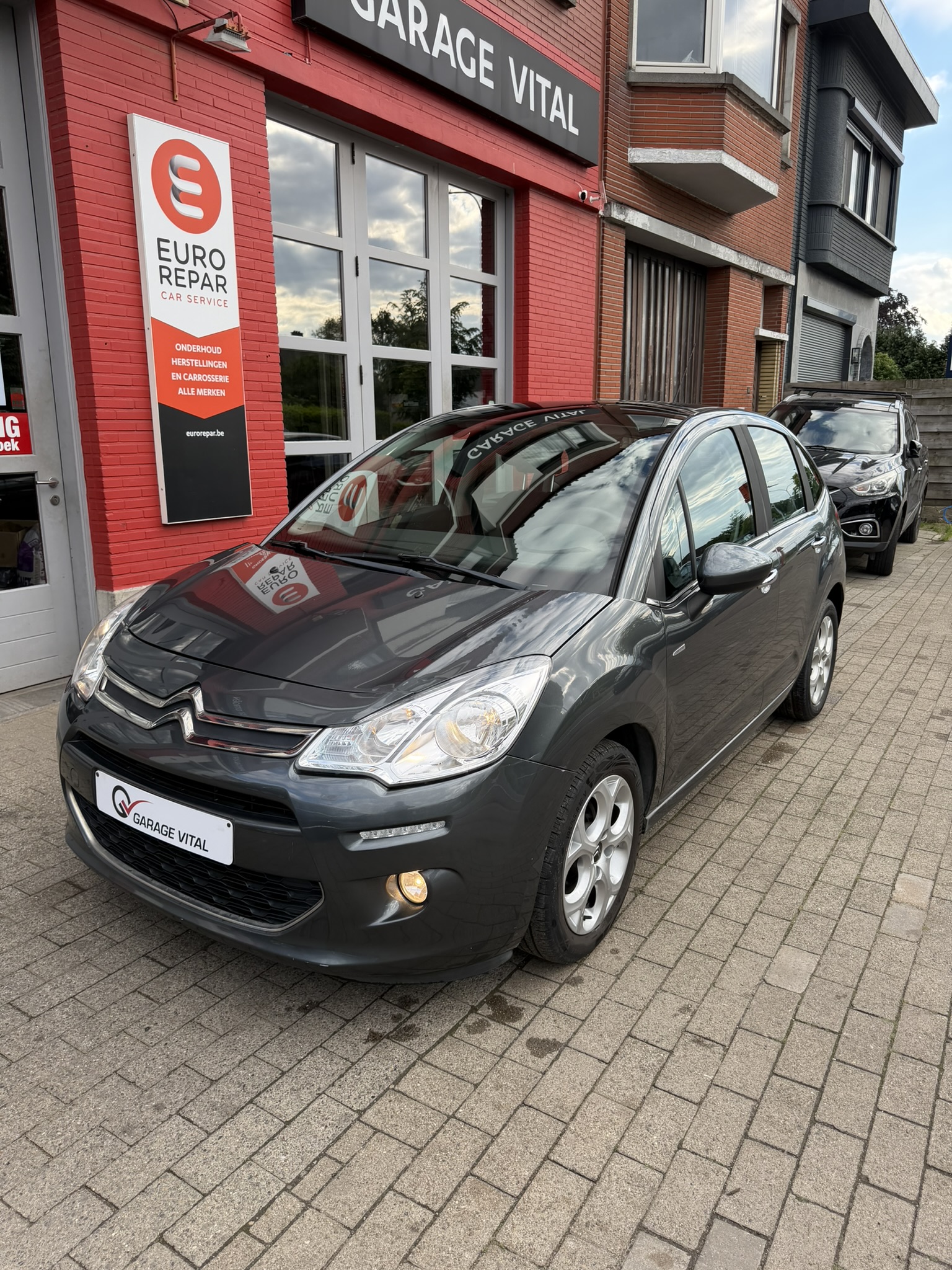 
								Citroën C3 Exlusive full									