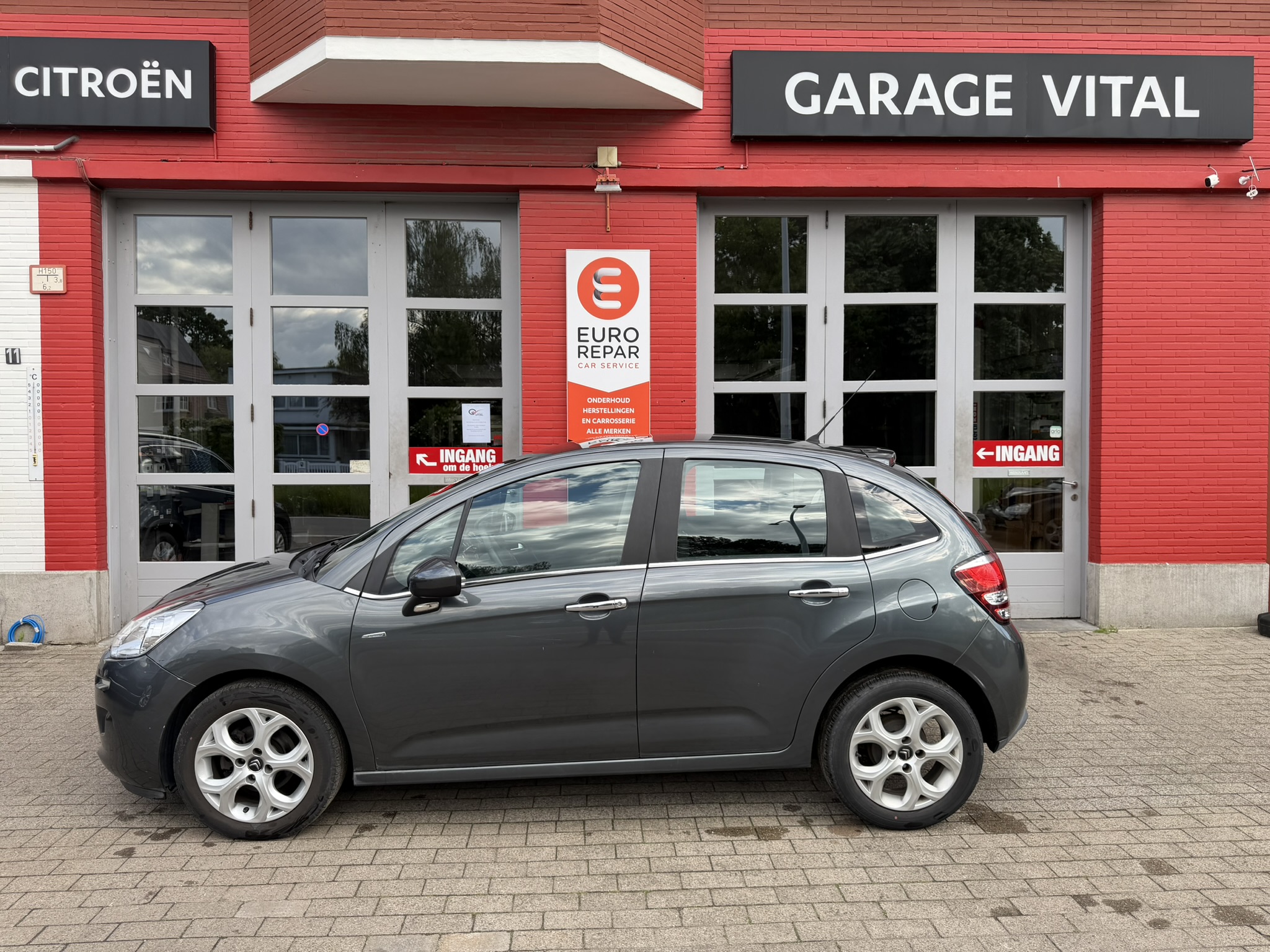 
								Citroën C3 Exlusive full									