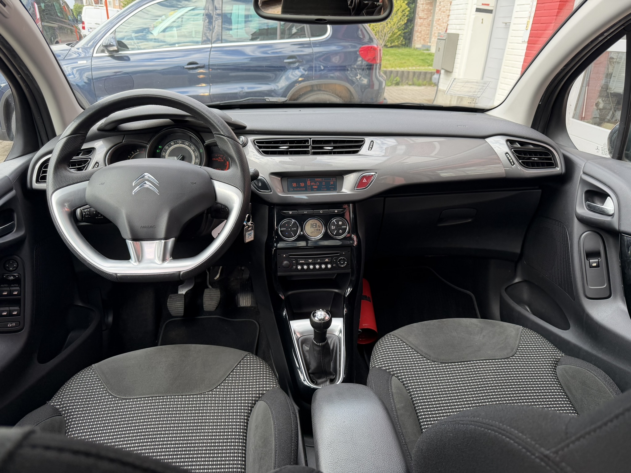 
								Citroën C3 Exlusive full									