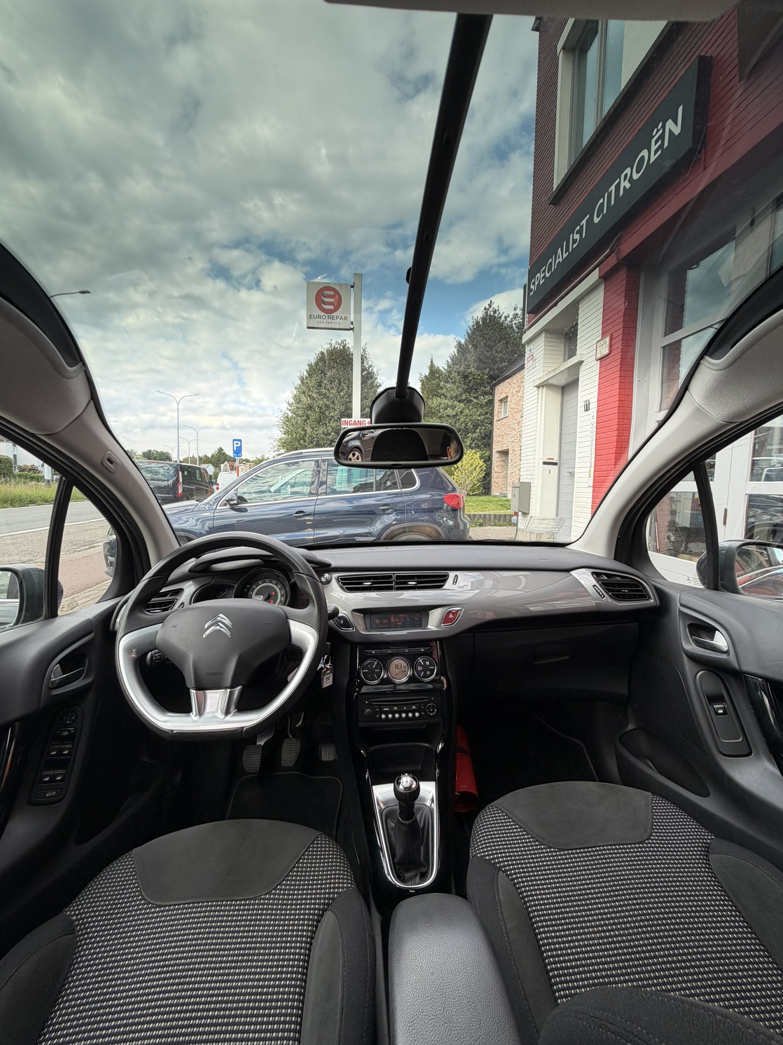 
								Citroën C3 Exlusive full									